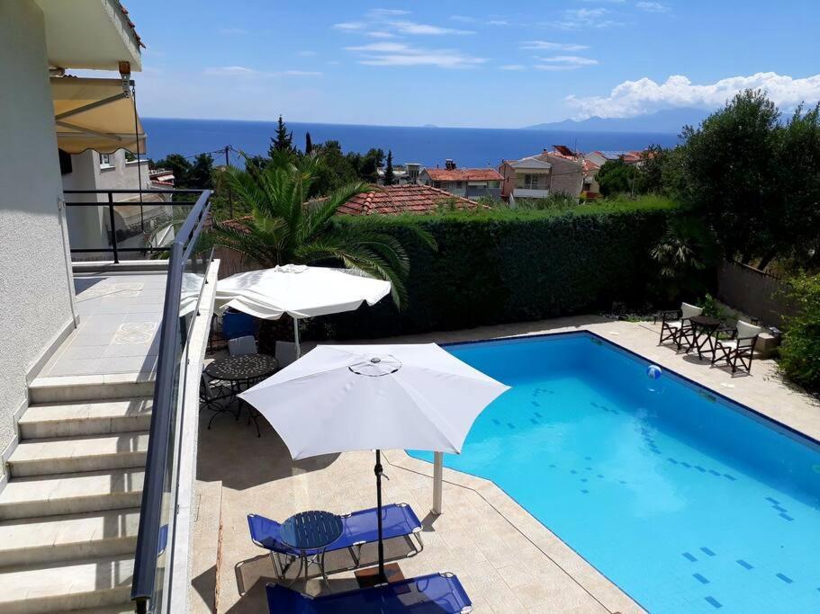 Pool Sea View Close To The Holiday home